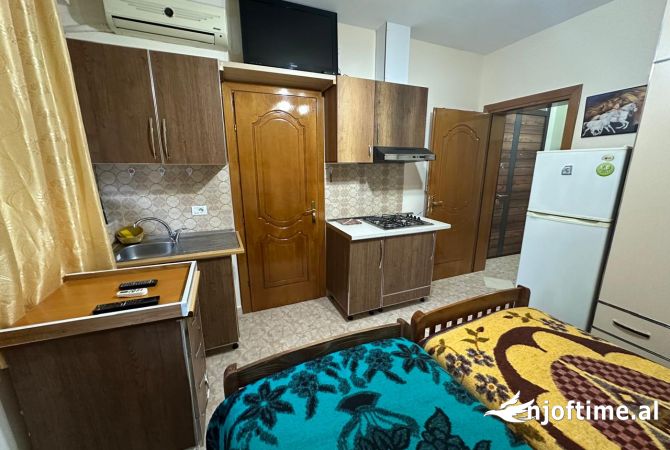 Shtepi me qera Garsoniere ne Tirane - 300 Euro