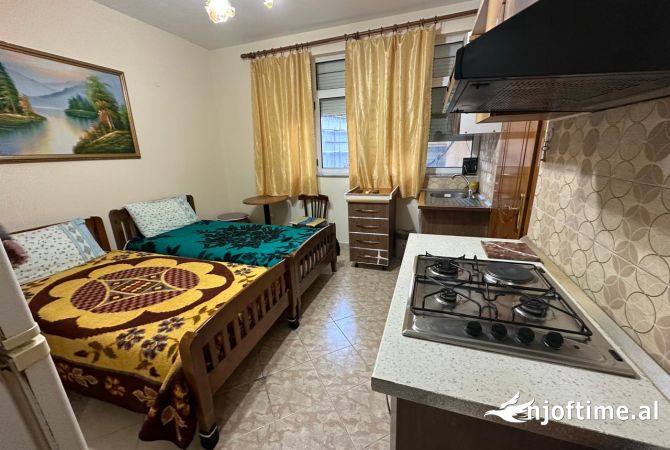 Shtepi me qera Garsoniere ne Tirane - 300 Euro