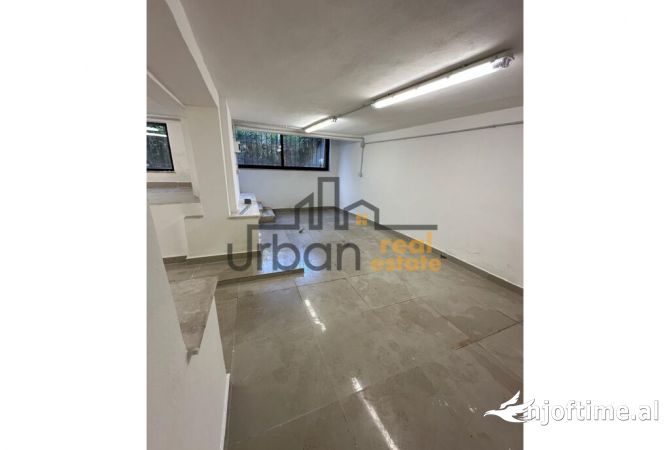Ambient biznesi me qera 3+1 ne Tirane - 800 Euro