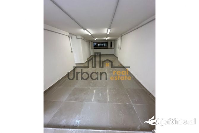 Ambient biznesi me qera 3+1 ne Tirane - 800 Euro