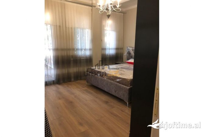 Shtepi me qera 3+1 ne Tirane - 1,100 Euro