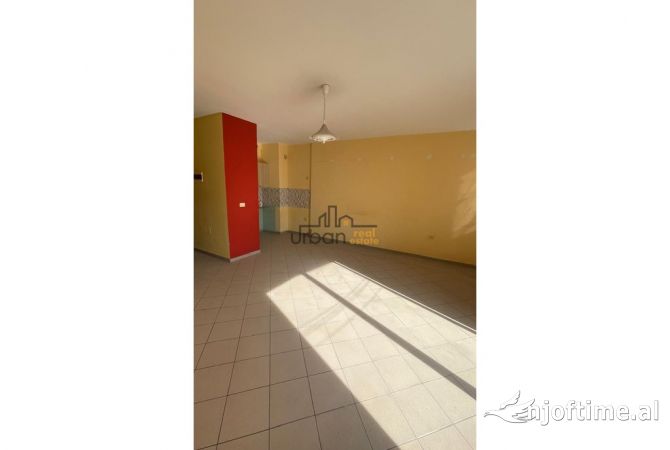 Shtepi me qera 2+1 ne Tirane - 300 Euro