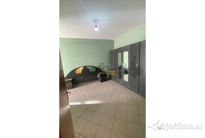 Shtepi me qera 2+1 ne Tirane - 300 Euro