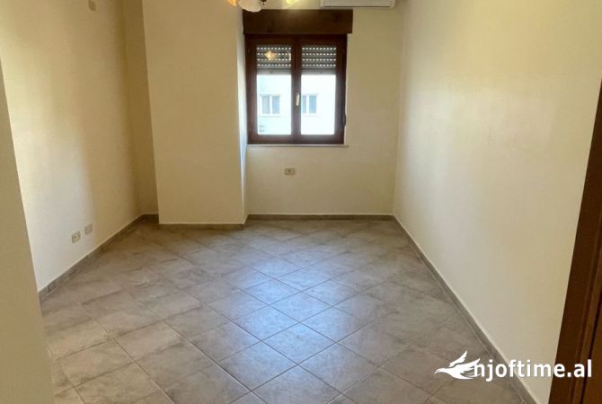 Shtepi me qera 2+1 ne Tirane - 700 Euro