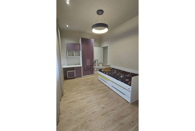 Shtepi ne shitje Apartament ne Tirane, 3+1, Mobilimi E mobiluar, Pagesa 320,000  Euro.