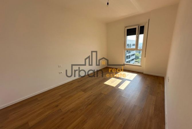 Ambiente Commerciale in Affitto 3+1 a Tirana - 450 Euro