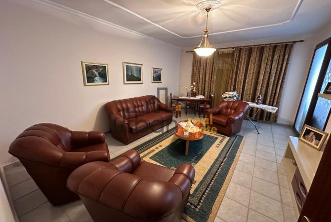 Shtepi me qera 3+1 ne Tirane - 800 Euro