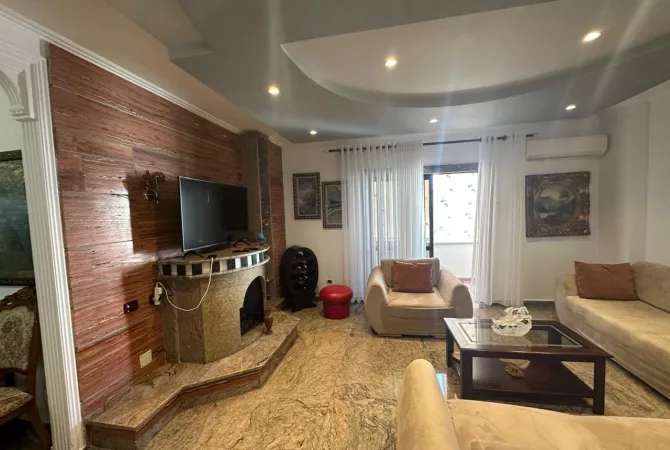 Shtepi me qera 2+1 ne Tirane - 900 Euro
