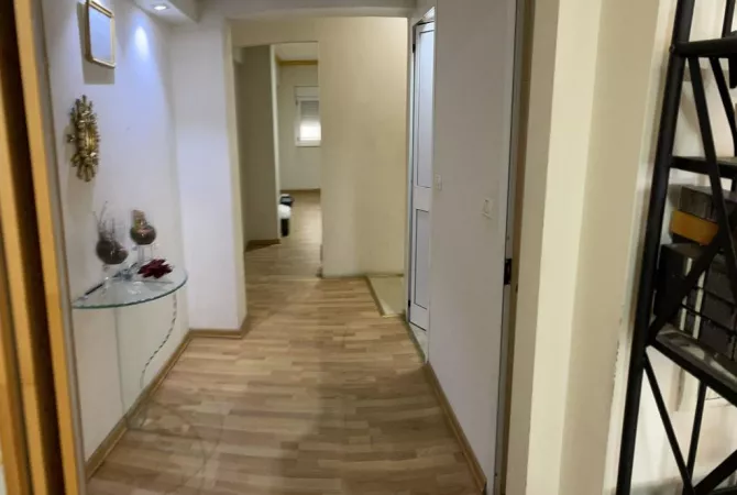 Shtepi me qera 1+1 ne Tirane - 1,500 Euro