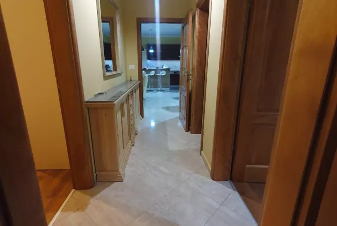 Shtepi me qera 3+1 ne Tirane - 800 Euro