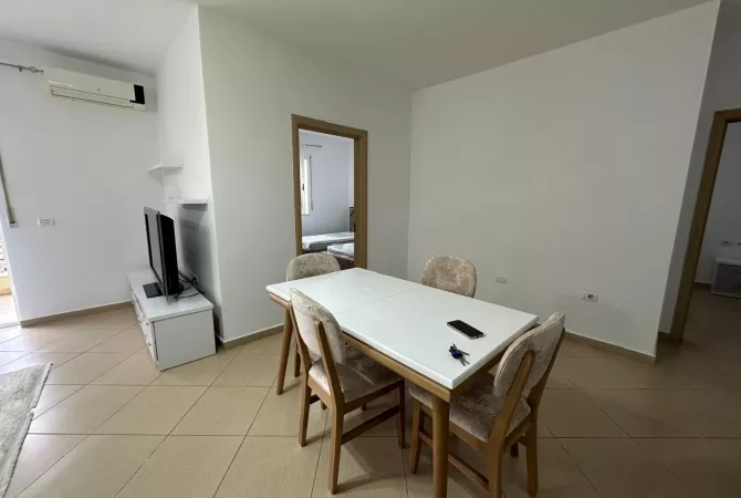 Shtepi me qera 2+1 ne Tirane - 800 Euro