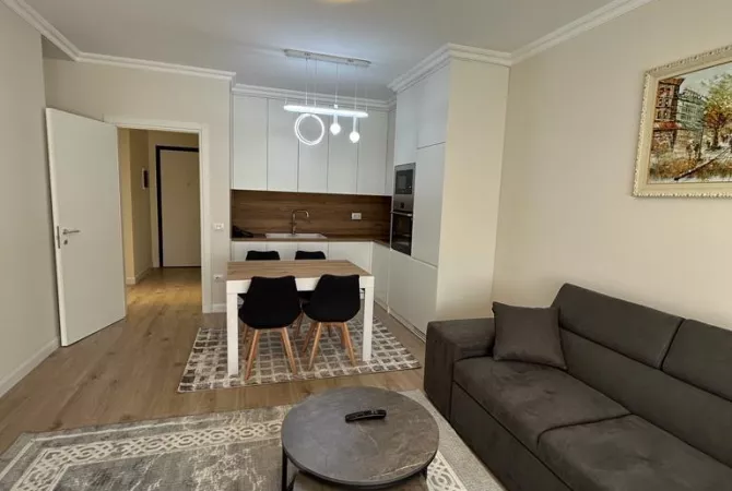Shtepi me qera 2+1 ne Tirane - 1,000 Euro