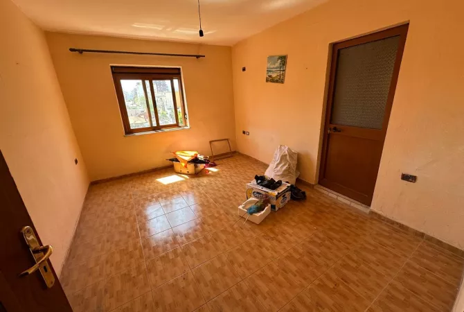 Shtepi me qera 3+1 ne Tirane - 650 Euro