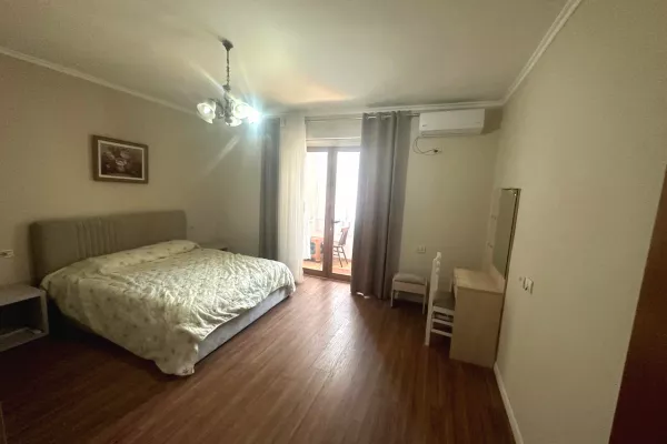 Shtepi me qera 2+1 ne Tirane - 800 Euro