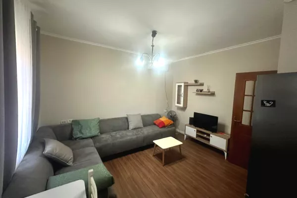 Shtepi me qera 2+1 ne Tirane - 800 Euro