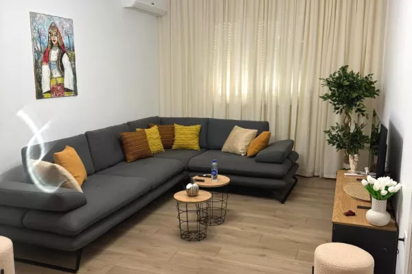 Shtepi me qera 2+1 ne Tirane - 950 Euro