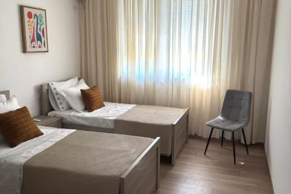 Shtepi me qera 2+1 ne Tirane - 950 Euro