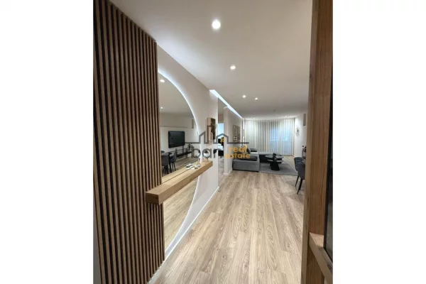 Shtepi me qera 2+1 ne Tirane - 1,300 Euro