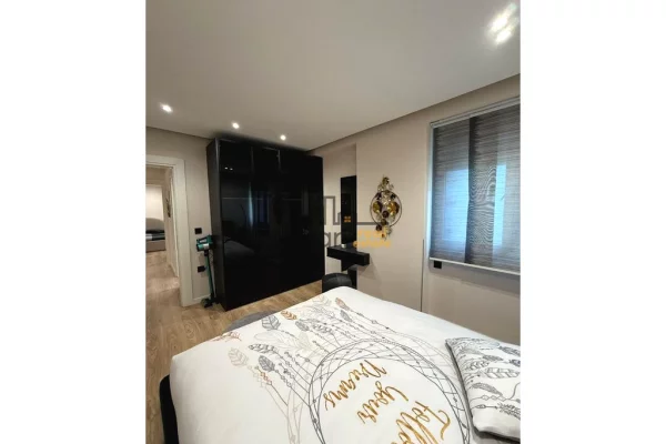 Shtepi me qera 2+1 ne Tirane - 1,300 Euro