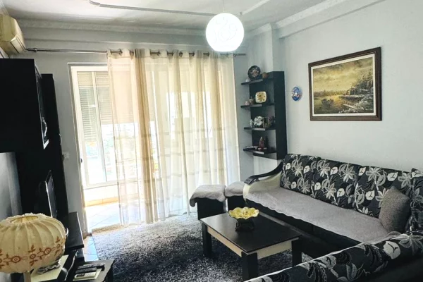 Shtepi me qera 2+1 ne Tirane - 550 Euro