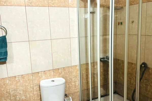 Shtepi me qera 2+1 ne Tirane - 550 Euro