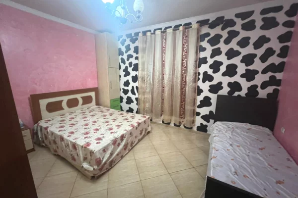 Shtepi ne shitje Apartament ne Tirane, 4+1, Mobilimi E mobiluar, Pagesa 190,000  Euro.