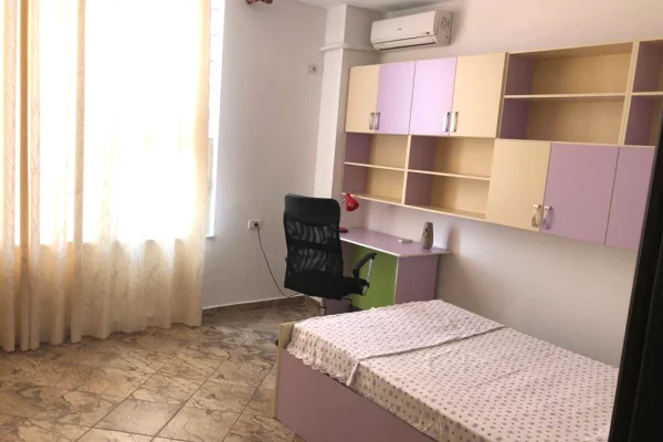 Shtepi me qera 3+1 ne Tirane - 800 Euro