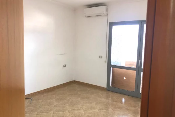 Business Property for Rent 3+1 in Tirana - 1,000 Euro