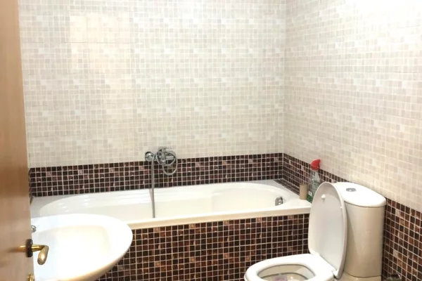 Business Property for Rent 3+1 in Tirana - 1,000 Euro