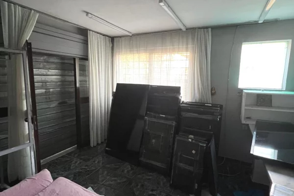 Shtepi me qera Apartament ne Tirane, 2+1, Mobilimi Bosh, pa mobiluar, Pagesa 1,000  Euro.