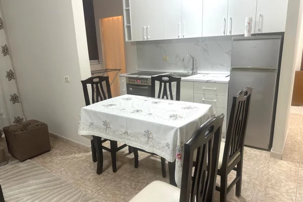 Shtepi me qera Apartament ne Tirane, 1+1, Mobilimi E mobiluar, Pagesa 600  Euro.