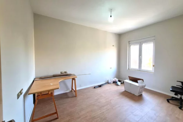 Business Property for Rent 1+1 in Tirana - 600 Euro