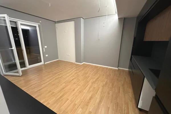 Ambient biznesi me qera 1+1 ne Tirane - 800 Euro