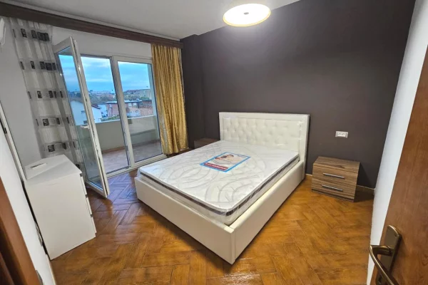 Shtepi me qera 3+1 ne Tirane - 700 Euro