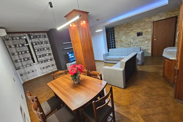 Shtepi me qera 3+1 ne Tirane - 700 Euro