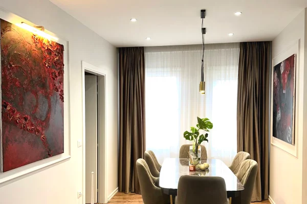 Shtepi ne shitje Apartament ne Tirane, 3+1, Mobilimi E mobiluar, Pagesa 400,000  Euro.