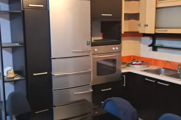 Shtepi me qera 2+1 ne Tirane - 700 Euro