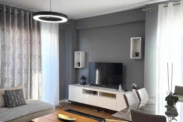 Shtepi me qera 2+1 ne Tirane - 750 Euro