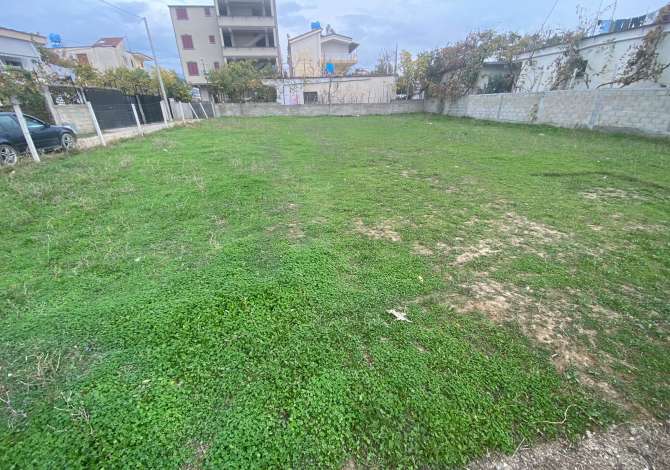 Truall ose Toke  ne Tirane - 99,000 Euro