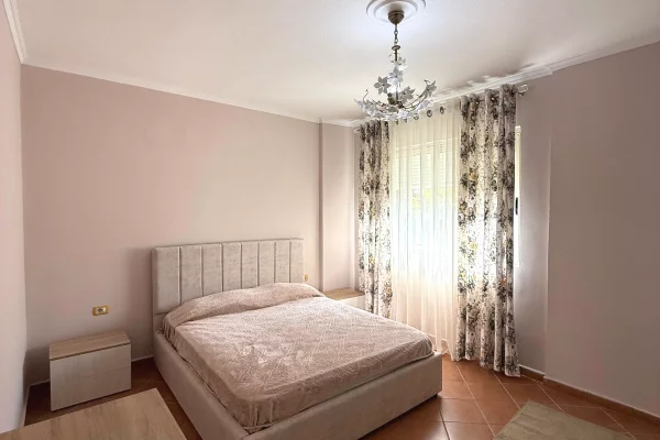 Shtepi me qera 2+1 ne Tirane - 650 Euro