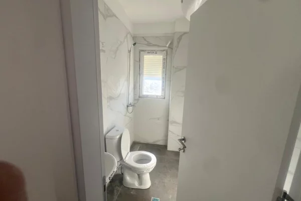 Qera, Ambient Biznesi + Post Parkim, Selite, Tirane - 800Euro | 150 m2