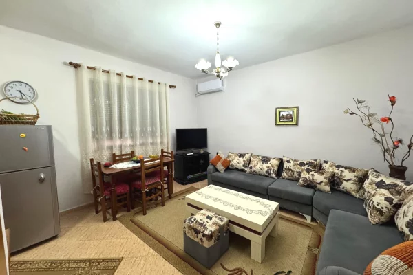 Shtepi me qera 2+1 ne Tirane - 520 Euro