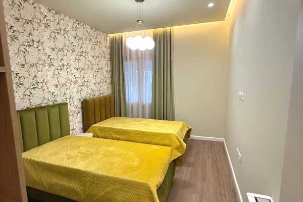 Shtepi me qera Apartament ne Tirane, 2+1, Mobilimi E mobiluar, Pagesa 1,400  Euro.