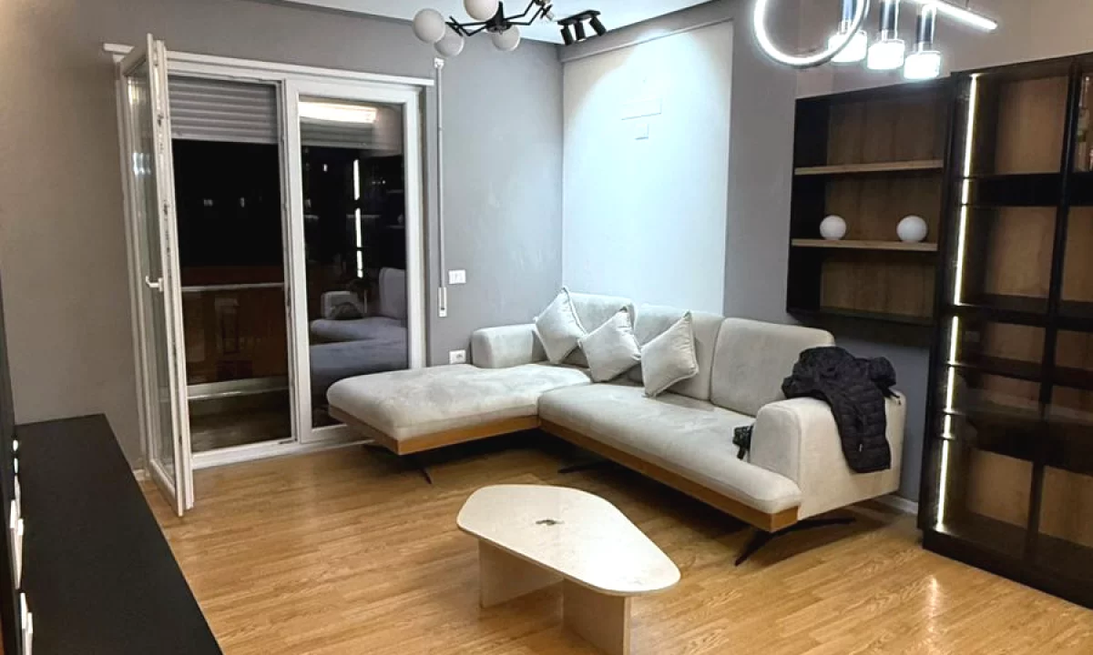 Shtepi me qera Apartament ne Tirane, 2+1, Mobilimi E mobiluar, Pagesa 1,200  Euro.