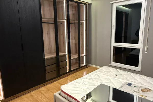 Shtepi me qera Apartament ne Tirane, 2+1, Mobilimi E mobiluar, Pagesa 1,200  Euro.