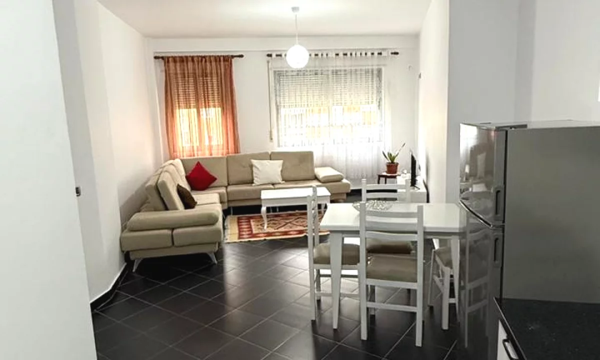Shtepi me qera Apartament ne Tirane, 2+1, Mobilimi E mobiluar, Pagesa 450  Euro.
