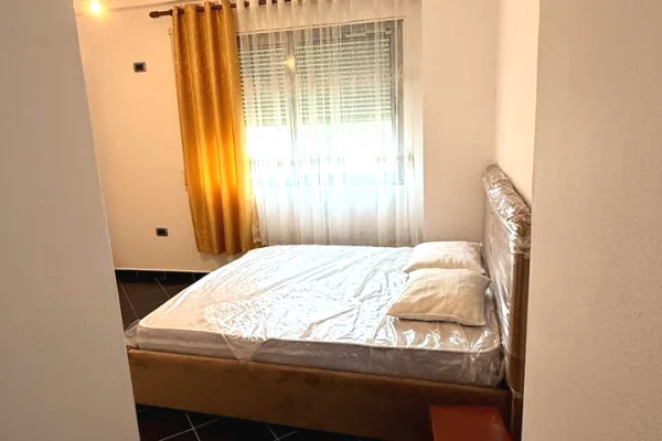 Shtepi me qera Apartament ne Tirane, 2+1, Mobilimi E mobiluar, Pagesa 450  Euro.