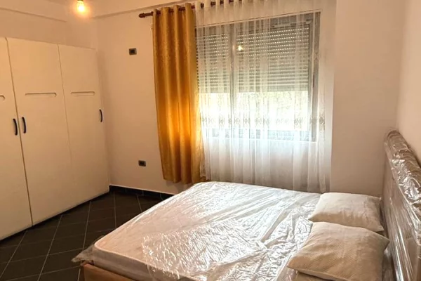 Shtepi me qera Apartament ne Tirane, 2+1, Mobilimi E mobiluar, Pagesa 450  Euro.