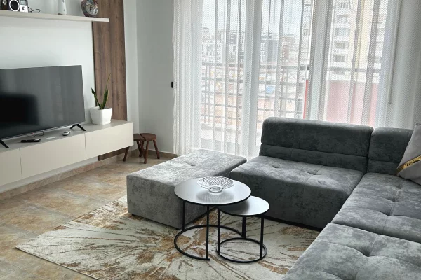 Qera, Apartament 2+1, Pazari i Ri, Tiranë - 800€ | 100 m²