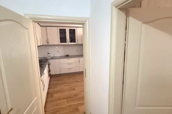 Shtepi ne shitje Apartament ne Tirane, 1+1, Mobilimi E mobiluar, Pagesa 115,000  Euro.